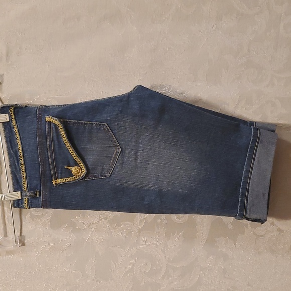 SZ. 11 SOUTH POLE GOLD EMBELLISHED & EMBROIDERED BERMUDA STYLED CUFFED DENI… - Picture 5 of 8